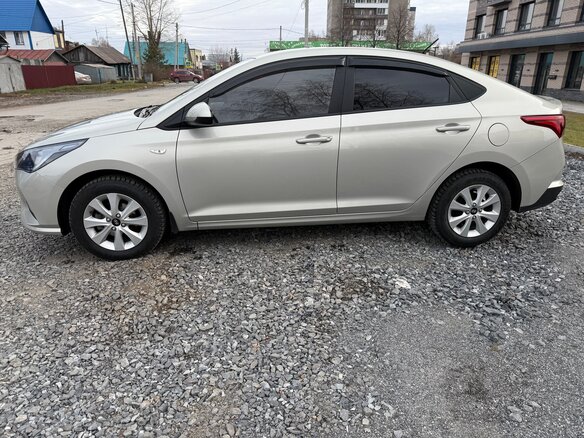 2020 Hyundai Solaris II Рестайлинг, серый, 1700000 рублей - вид 7