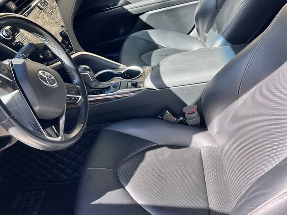 2020 Toyota Camry VIII (XV70), белый, 3000000 рублей - вид 7