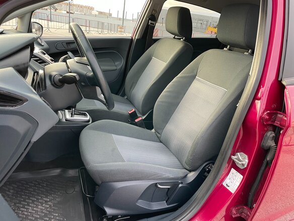 2011 Ford Fiesta Mk6, красный, 947000 рублей - вид 31