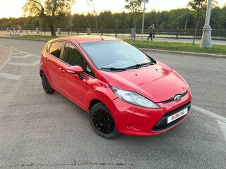 2009 Ford Fiesta Mk6, красный, 299000 рублей, вид 2