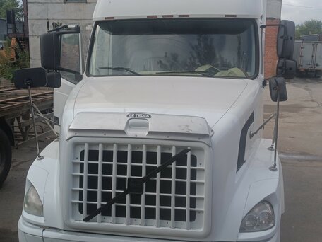 2004 Volvo VNL, белый, 2500000 рублей, вид 2