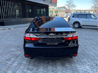 2016 Toyota Camry VII (XV50) Рестайлинг, чёрный, 2550000 рублей, вид 2