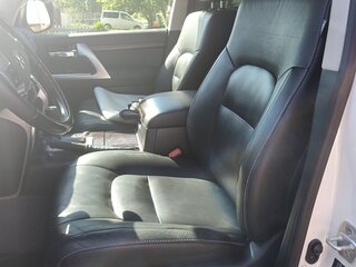 2015 Toyota Land Cruiser 200 Series Рестайлинг 1, белый, 5800000 рублей, вид 2
