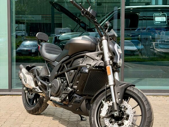 2026 Benelli 502 C, чёрный, 639000 рублей