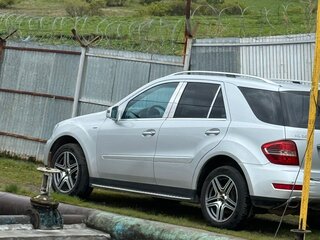 2010 Mercedes-Benz M-Класс 350 II (W164) Рестайлинг, серебристый, 1600000 рублей, вид 5