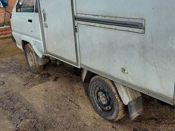 1989 Toyota TownAce, белый, 650000 рублей - вид 5