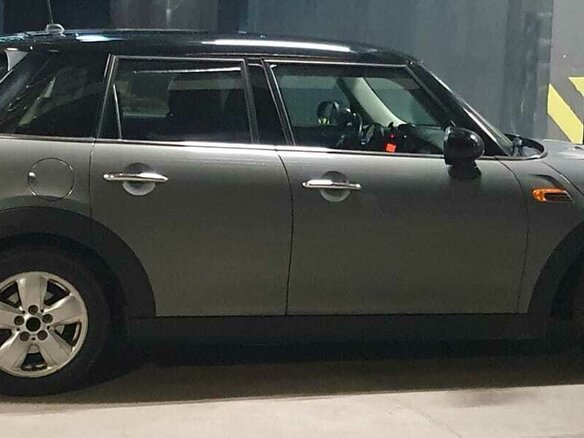 2018 Mini Hatch Cooper III (F55/F56), серый, 1650000 рублей - вид 4