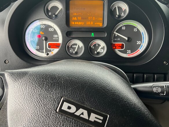 2015 DAF XF 105, белый, 5500000 рублей - вид 2