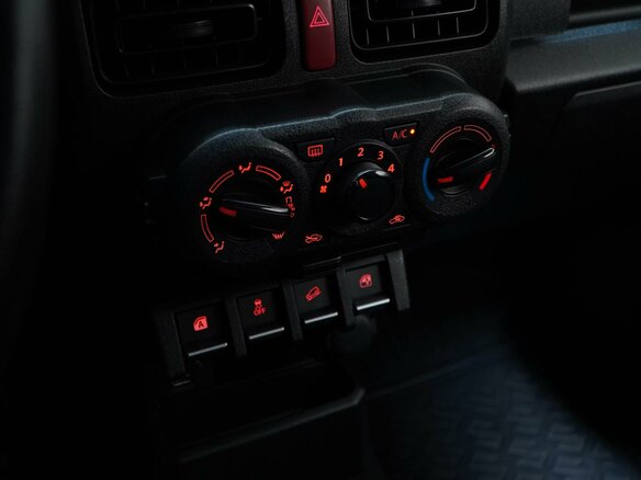 2021 Suzuki Jimny IV, зелёный - вид 10