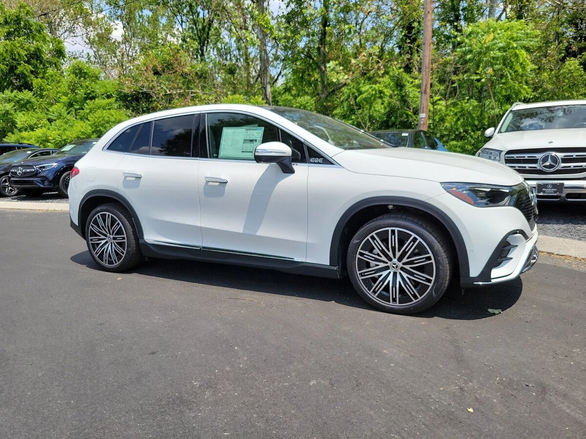 Открыть фотографии: Mercedes-Benz EQE SUV