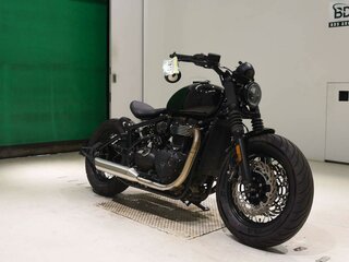 2024 Triumph Bonneville Bobber, чёрный, 1485000 рублей, вид 3