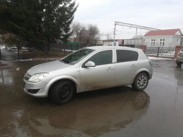 2010 Opel Astra H Рестайлинг, серебристый, 570000 рублей - вид 3