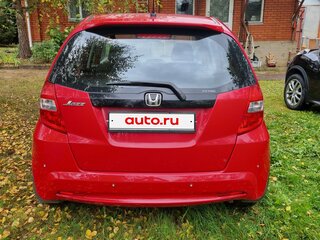 2011 Honda Jazz II Рестайлинг, красный, 750000 рублей, вид 4