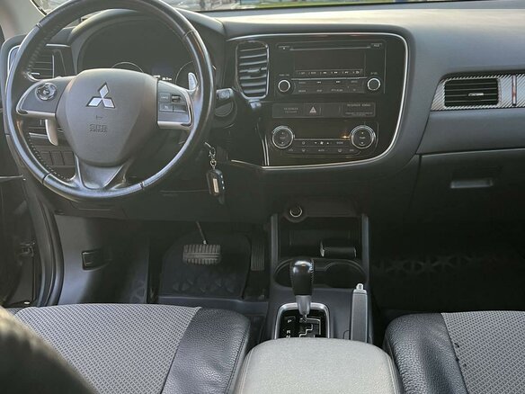 2013 Mitsubishi Outlander III, серый, 1530000 рублей - вид 6