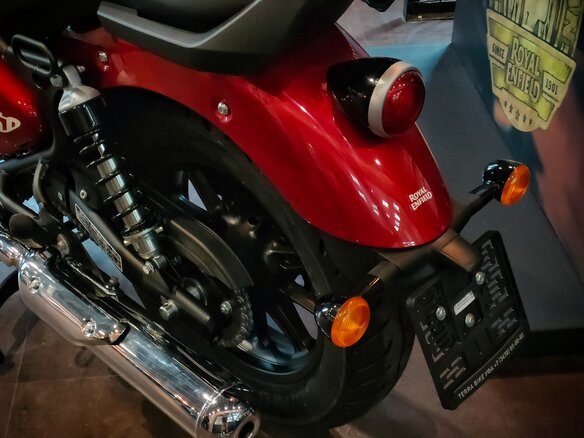2026 Royal Enfield Super Meteor, красный, 792000 рублей - вид 20