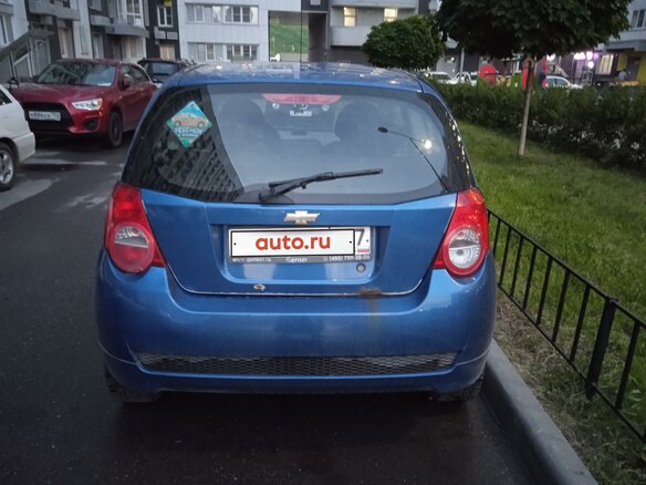 2010 Chevrolet Aveo I Рестайлинг, синий, 440000 рублей - вид 2