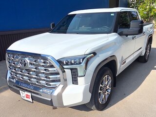 2022 Toyota Tundra Crew Max CrewMax III, белый, 7990000 рублей, вид 1