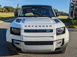 2022 Land Rover Defender 110 II, белый, 8355880 рублей, вид 2