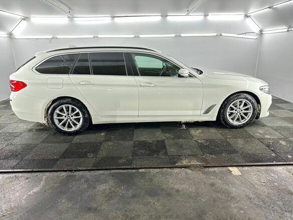 2018 BMW 5 серии 520d VII (G30/G31/G38), белый, 3000000 рублей - вид 11