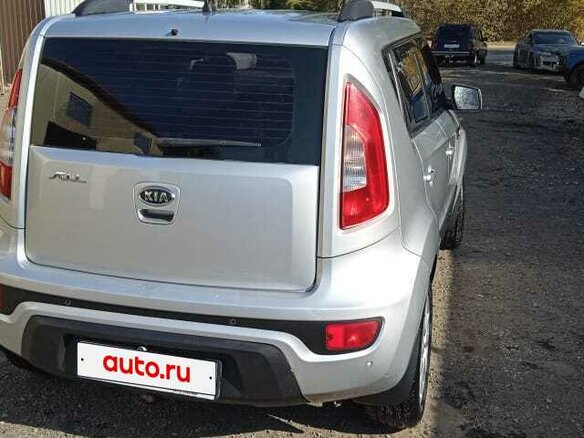 2012 Kia Soul I Рестайлинг, серебристый, 800000 рублей - вид 6