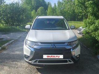2018 Mitsubishi Outlander III Рестайлинг 2, белый, 1899999 рублей, вид 1