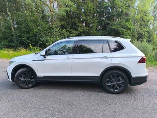 2023 Volkswagen Tiguan Allspace II Рестайлинг, белый, 2550000 рублей, вид 3