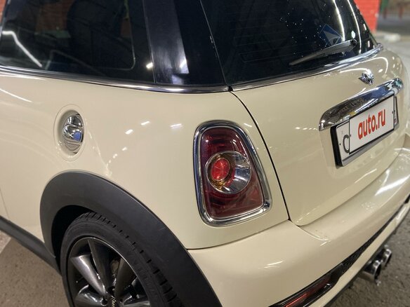 2011 Mini Hatch Cooper S II (R56) Рестайлинг, бежевый, 1190000 рублей - вид 10