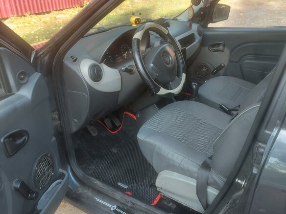 2010 Renault Logan I Рестайлинг, серый, 300000 рублей - вид 4
