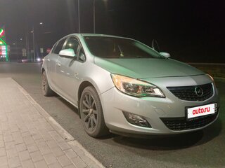 2011 Opel Astra J, серебристый, 550000 рублей, вид 3