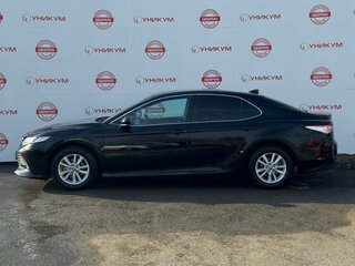 2020 Toyota Camry VIII (XV70), чёрный, 2439000 рублей, вид 2