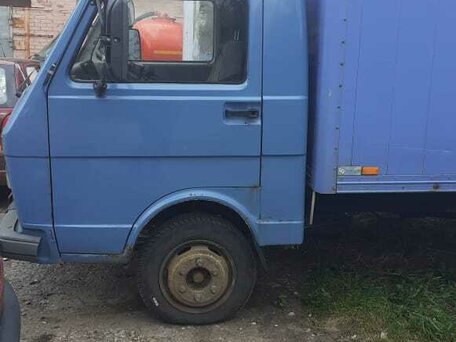 1990 Volkswagen LT, синий, 300000 рублей, вид 3