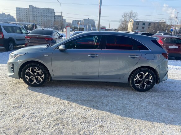 2018 Kia Ceed III, серебристый, 2100000 рублей - вид 5