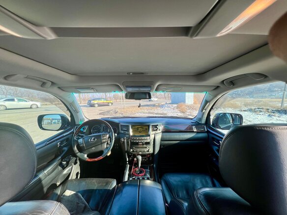 2010 Lexus LX 570 III, чёрный, 3650000 рублей - вид 11