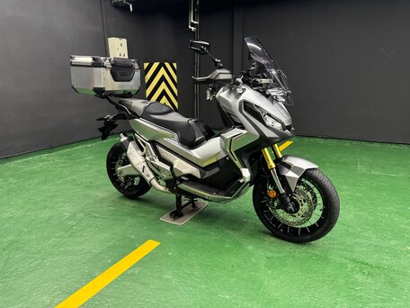 2018 Honda X-ADV, серебристый, 1125000 рублей, вид 3