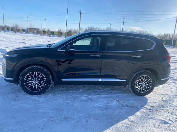 2023 Hyundai Santa Fe IV Рестайлинг, чёрный, 4300000 рублей - вид 3
