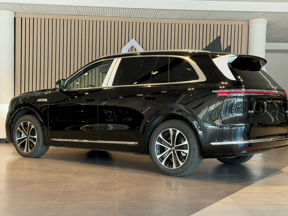 2026 Aito M7 53.4 kWh II, чёрный, 8600000 рублей - вид 33