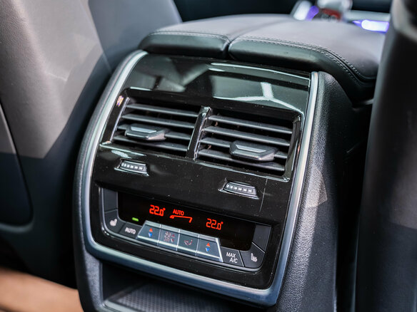 2023 BMW X6 M Competition III (F96) Рестайлинг, чёрный, 12790000 рублей - вид 32