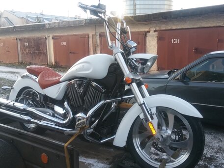 2008 Victory Kingpin, белый, 830000 рублей, вид 4