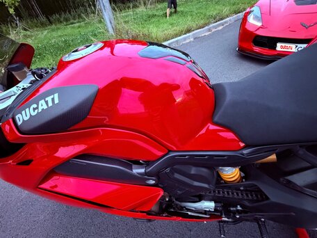 2019 Ducati Panigale V4, красный, 1340000 рублей, вид 3
