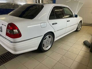 1993 Mercedes-Benz C-Класс AMG 36 AMG I (W202), белый, 2000000 рублей, вид 2