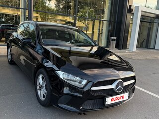 2019 Mercedes-Benz A-Класс 180 IV (W177), чёрный, 1650000 рублей, вид 1