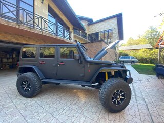 2011 Jeep Wrangler III (JK), чёрный, 4999999 рублей, вид 2