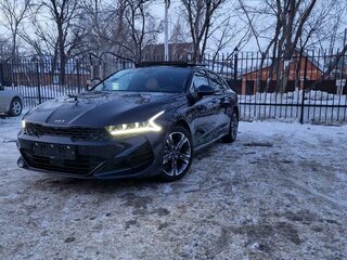 2021 Kia K5 III, синий, 2600000 рублей, вид 1
