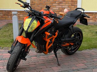 KTM 890 Duke