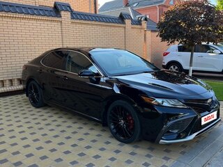 2020 Toyota Camry VIII (XV70) Рестайлинг, чёрный, 3200000 рублей, вид 1