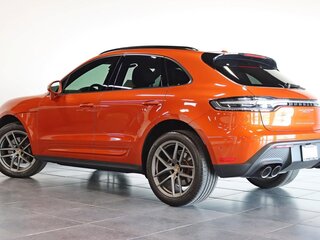 2023 Porsche Macan I Рестайлинг 2, оранжевый, 8052471 рублей, вид 3