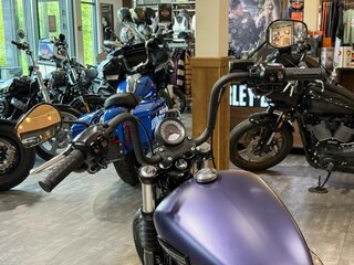 2026 Harley-Davidson Street Bob, фиолетовый, 2290000 рублей, вид 3
