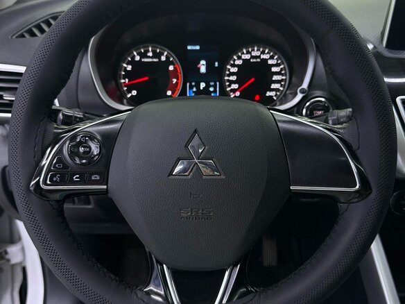 2022 Mitsubishi Eclipse Cross I Рестайлинг, белый, 1770000 рублей - вид 8