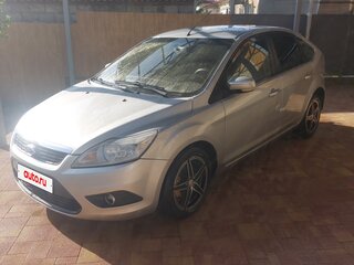 2009 Ford Focus II Рестайлинг, серебристый, 580000 рублей, вид 3