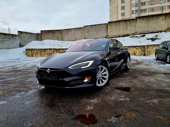 2017 Tesla Model S 90D I Рестайлинг, чёрный, 3150000 рублей - вид 2